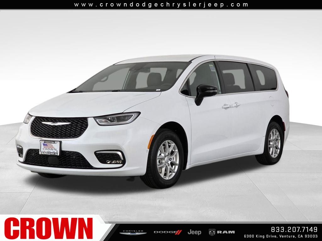 2026 Chrysler Pacifica photo 2