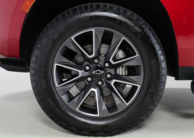 2021 Chevrolet Suburban Z71 photo 8