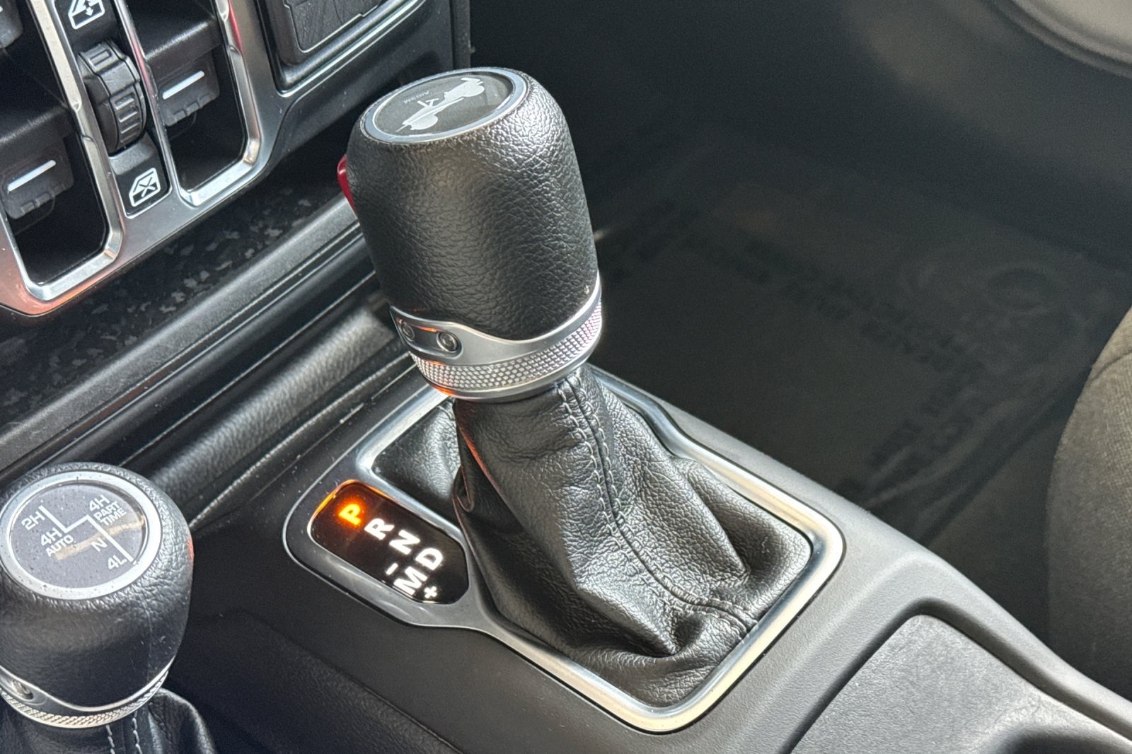 2024 Jeep Wrangler Sahara 4xe photo 20