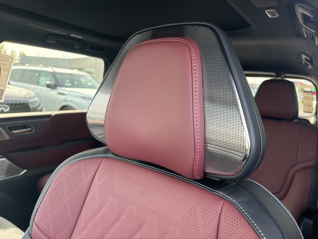 2026 Infiniti QX80 photo 13