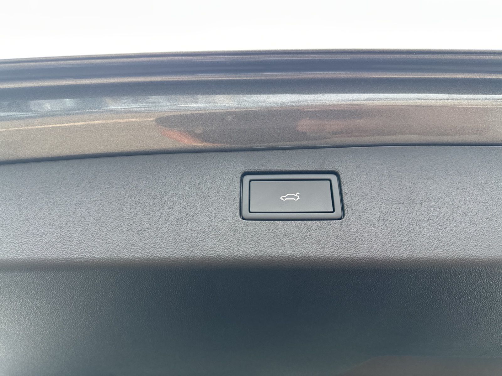 2025 Volkswagen Tiguan SE photo 32