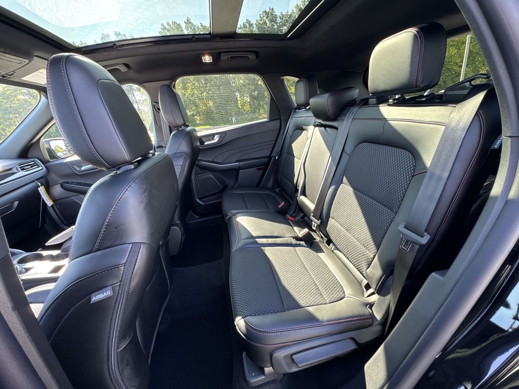 2026 Ford Escape ST-Line photo 23