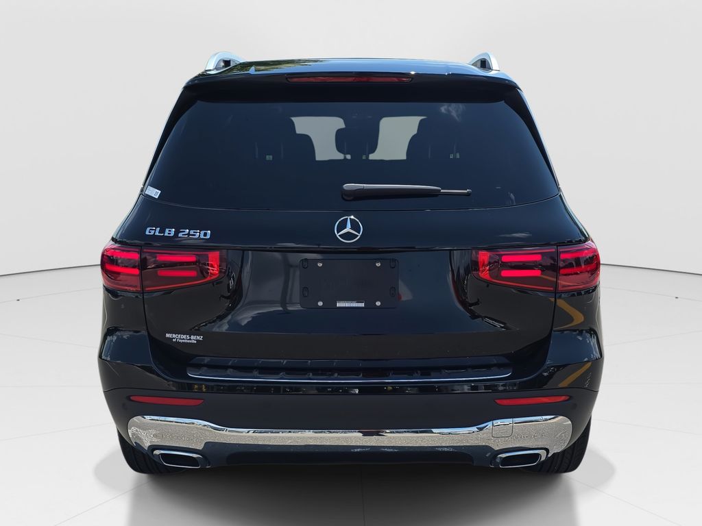 2025 Mercedes Benz GLB 250 photo 5