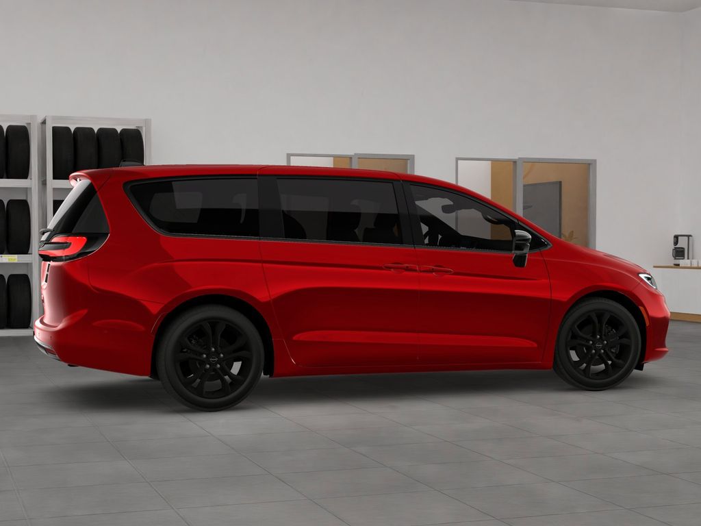 2026 Chrysler Pacifica photo 4