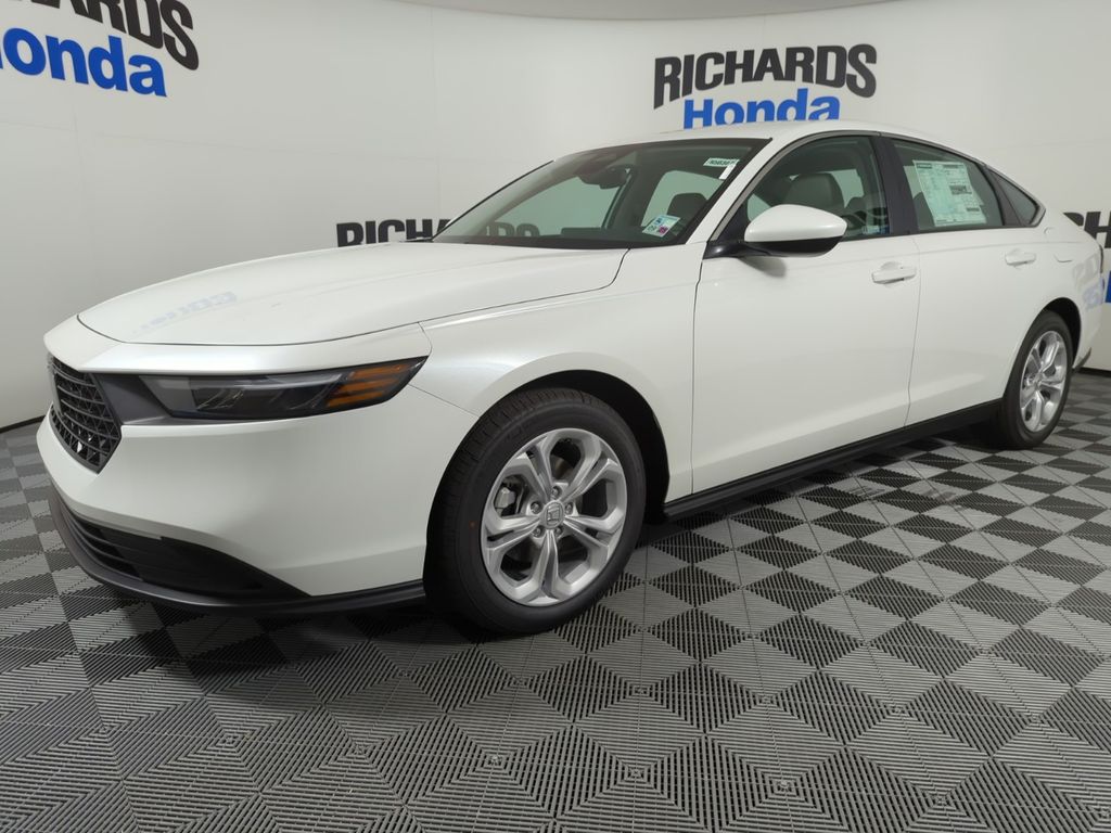 2025 Honda Accord LX's photo