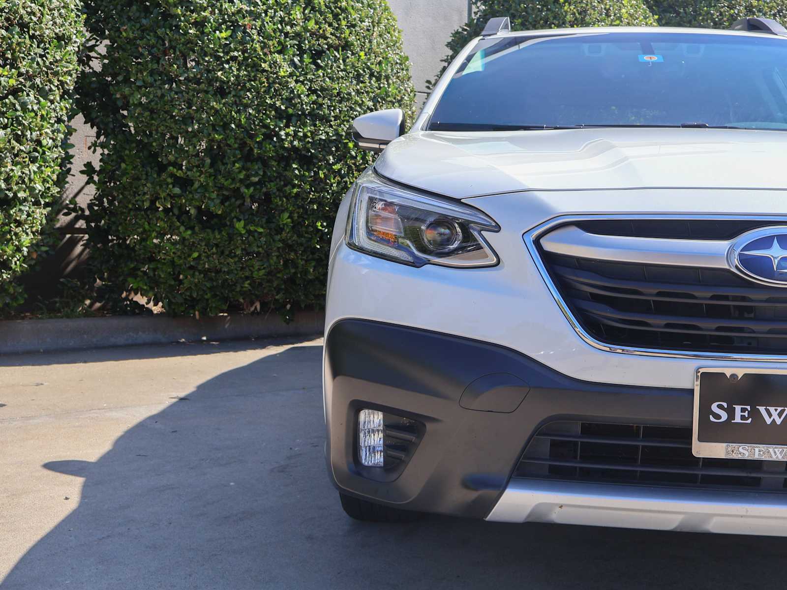2022 Subaru Outback Limited photo 2