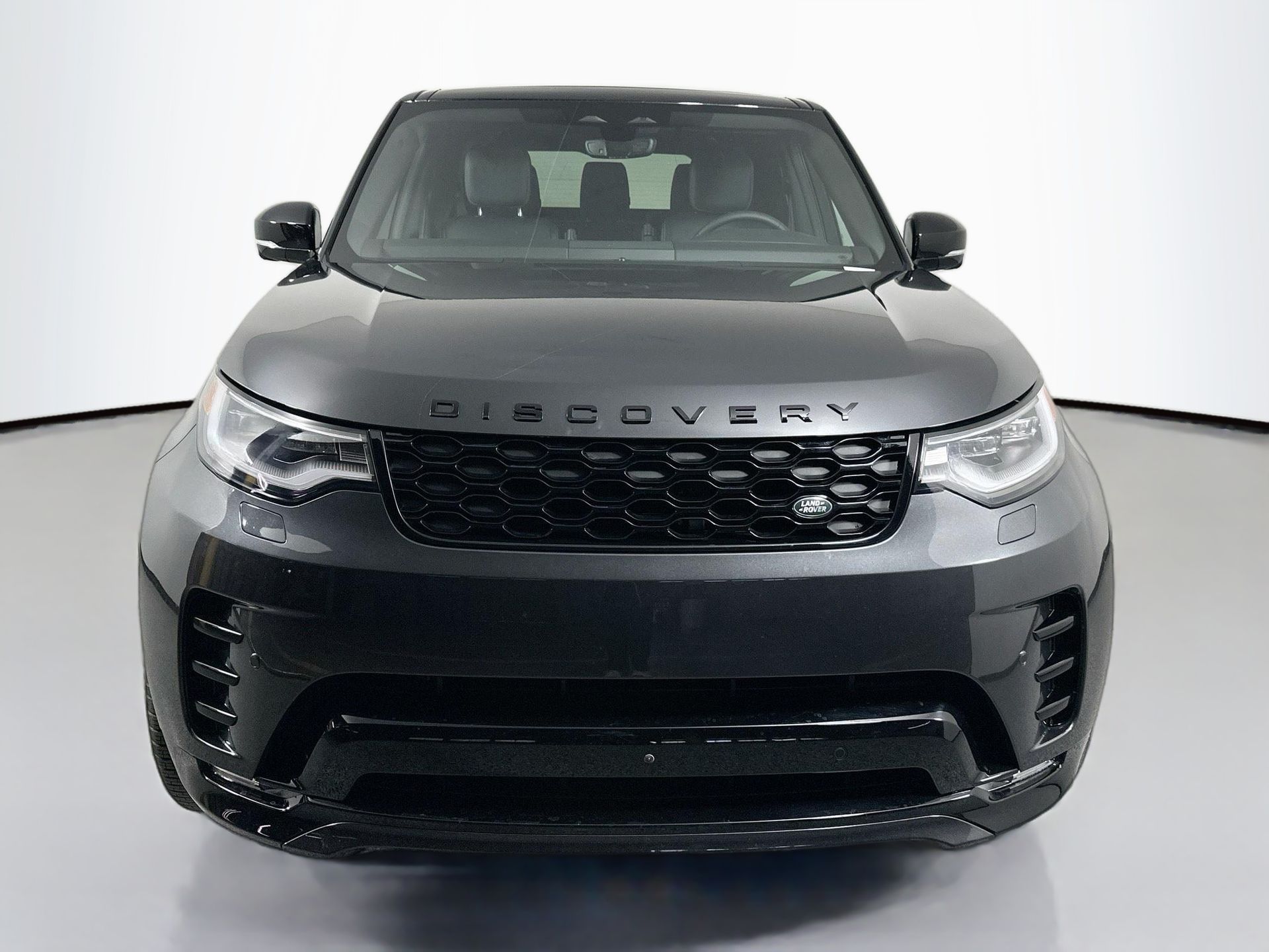2025 Land Rover Discovery SE photo 2