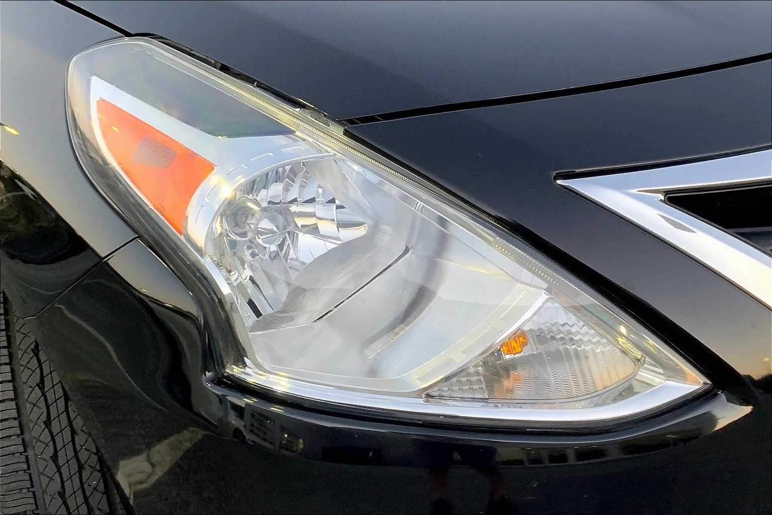2018 Nissan Versa 1.6 S photo 22