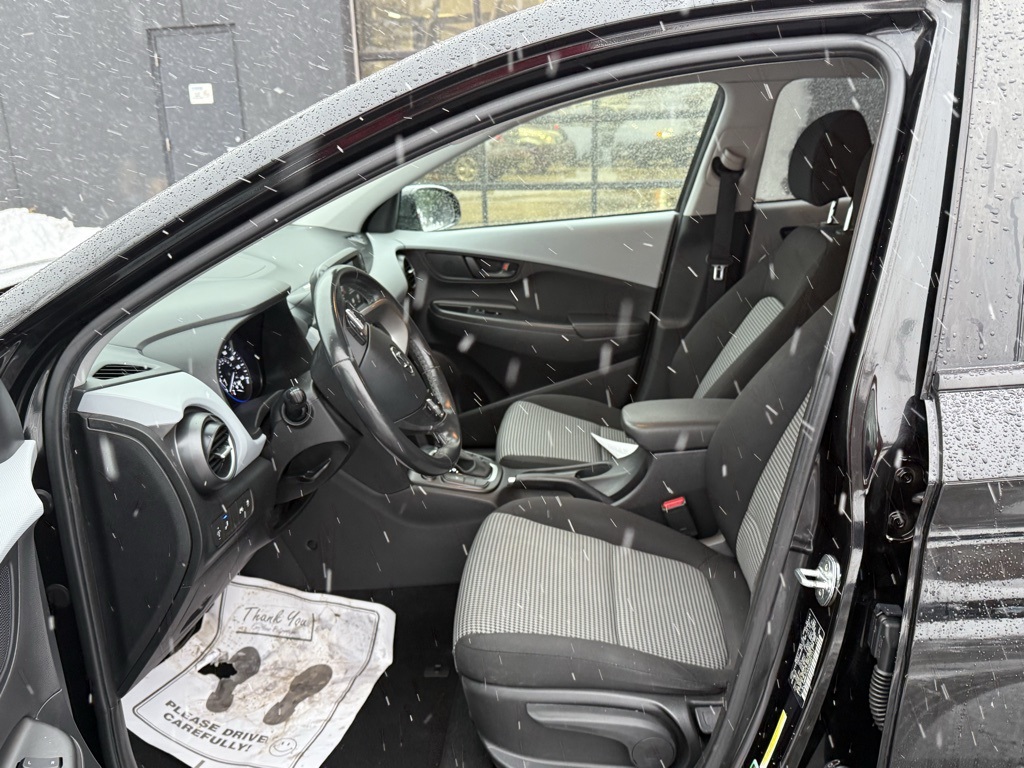 2019 Hyundai Kona SEL photo 2