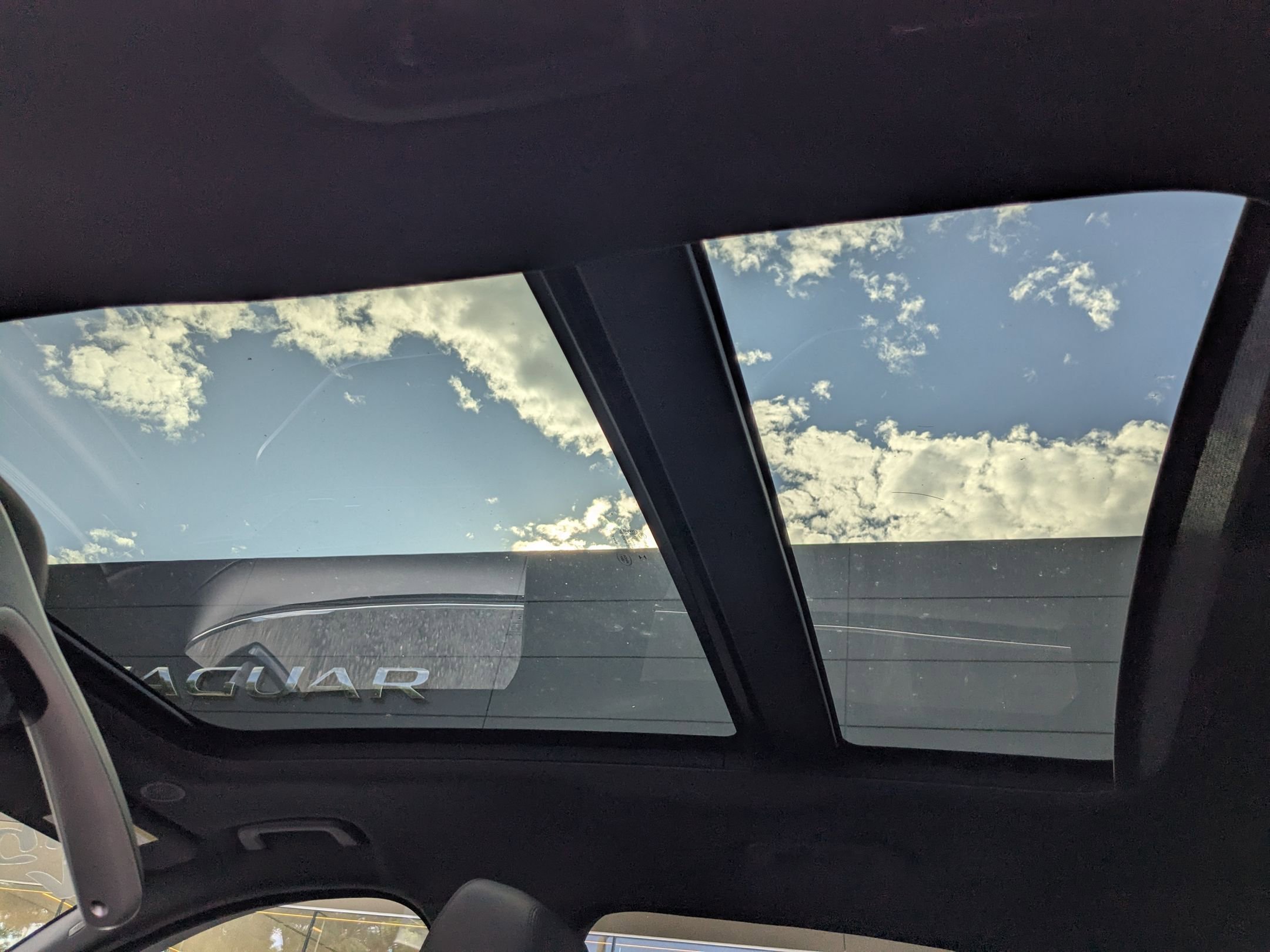 2023 Jaguar F-PACE P250 S photo 17