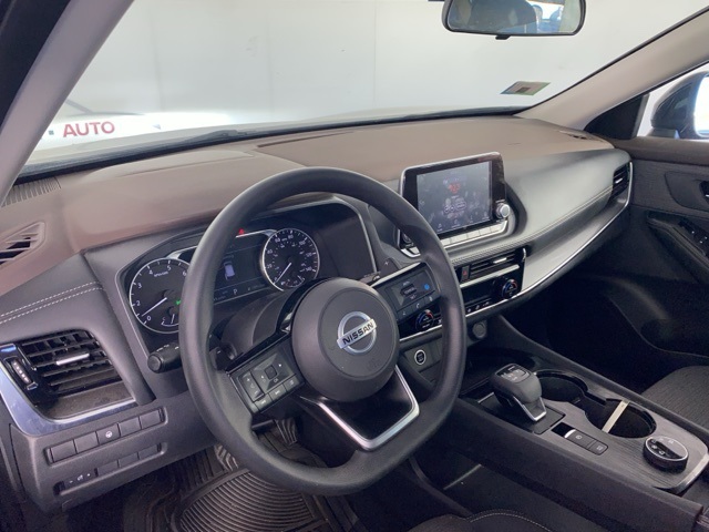 2021 Nissan Rogue SV photo 11