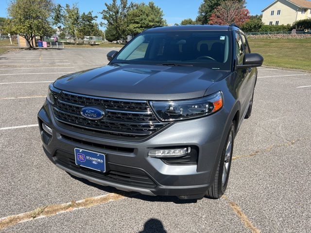 2023 Ford Explorer XLT photo 3