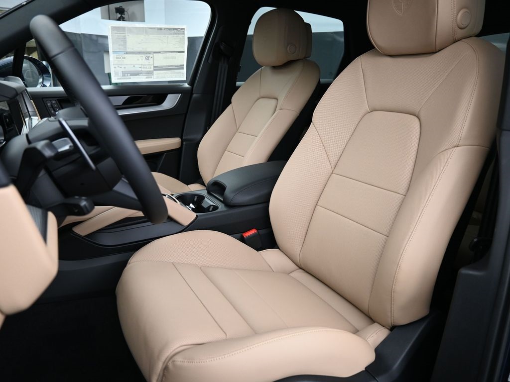 2026 Porsche Cayenne photo 4