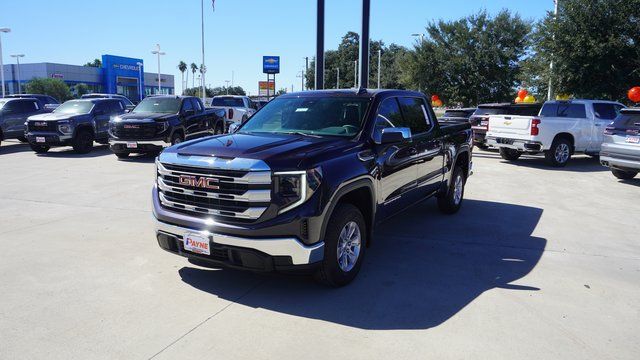 2026 GMC Sierra SLE's photo