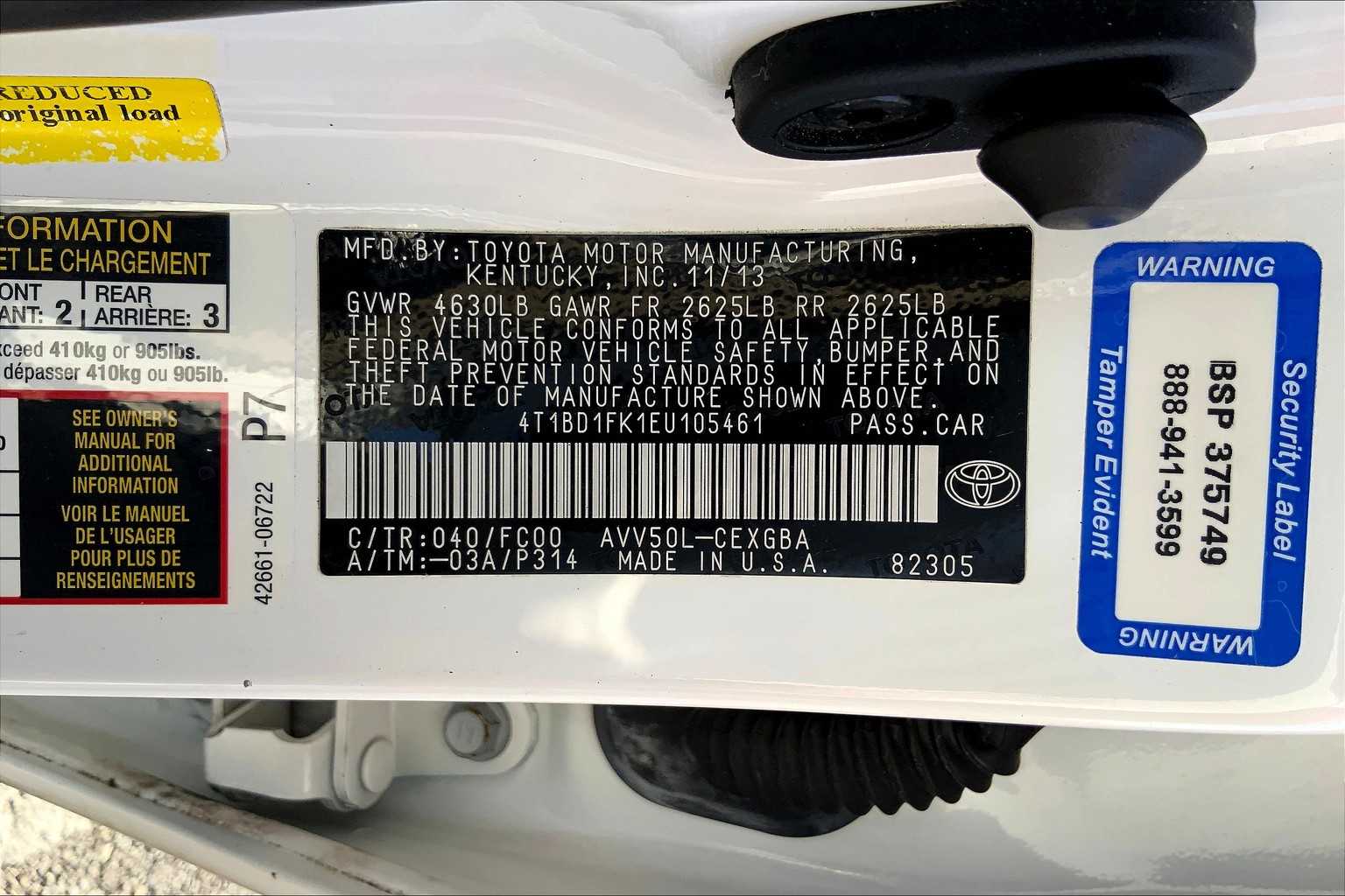 2014 Toyota Camry Hybrid XLE photo 34