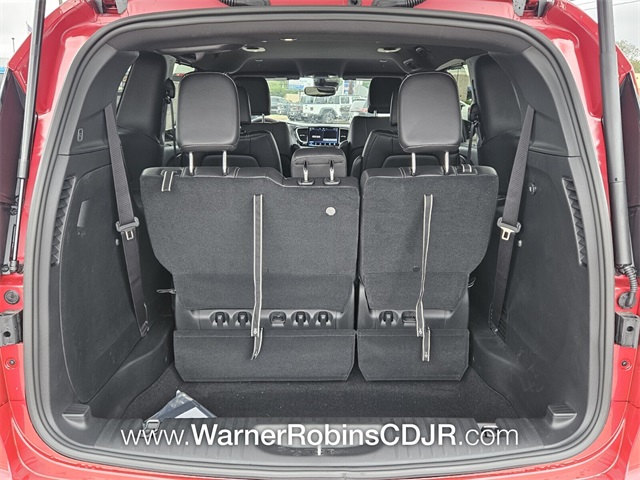 2026 Chrysler Pacifica photo 10