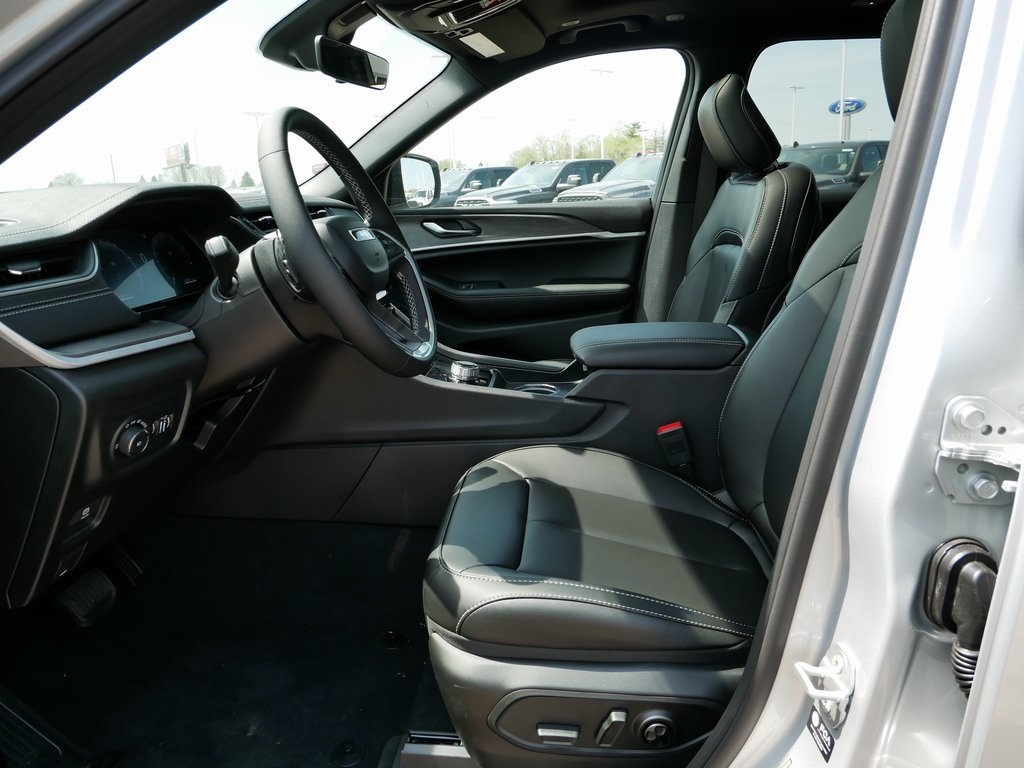 2025 Jeep Grand Cherokee Limited photo 5