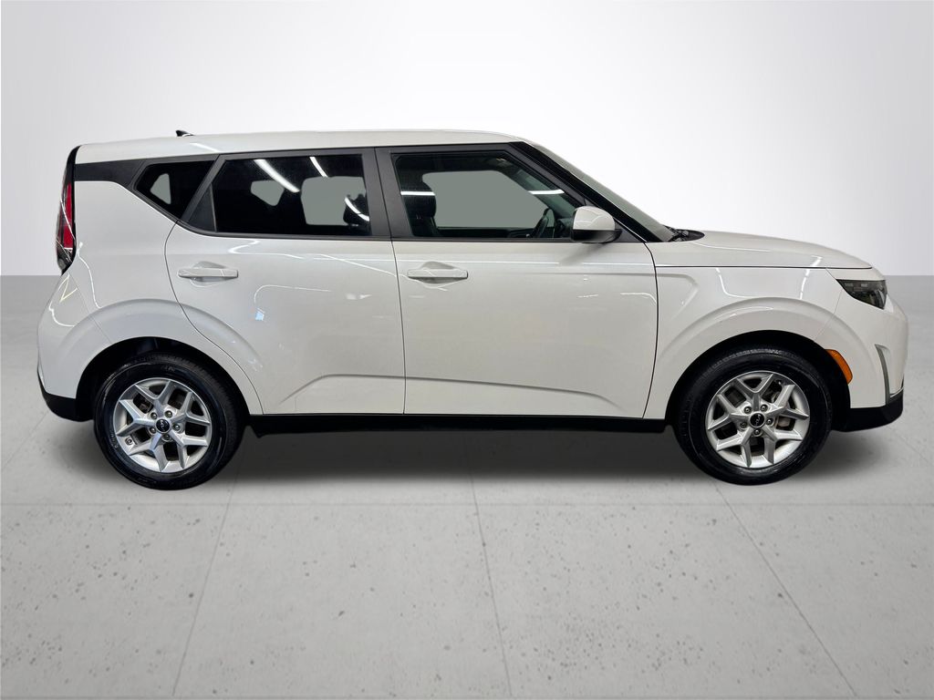 2023 Kia Soul LX photo 6