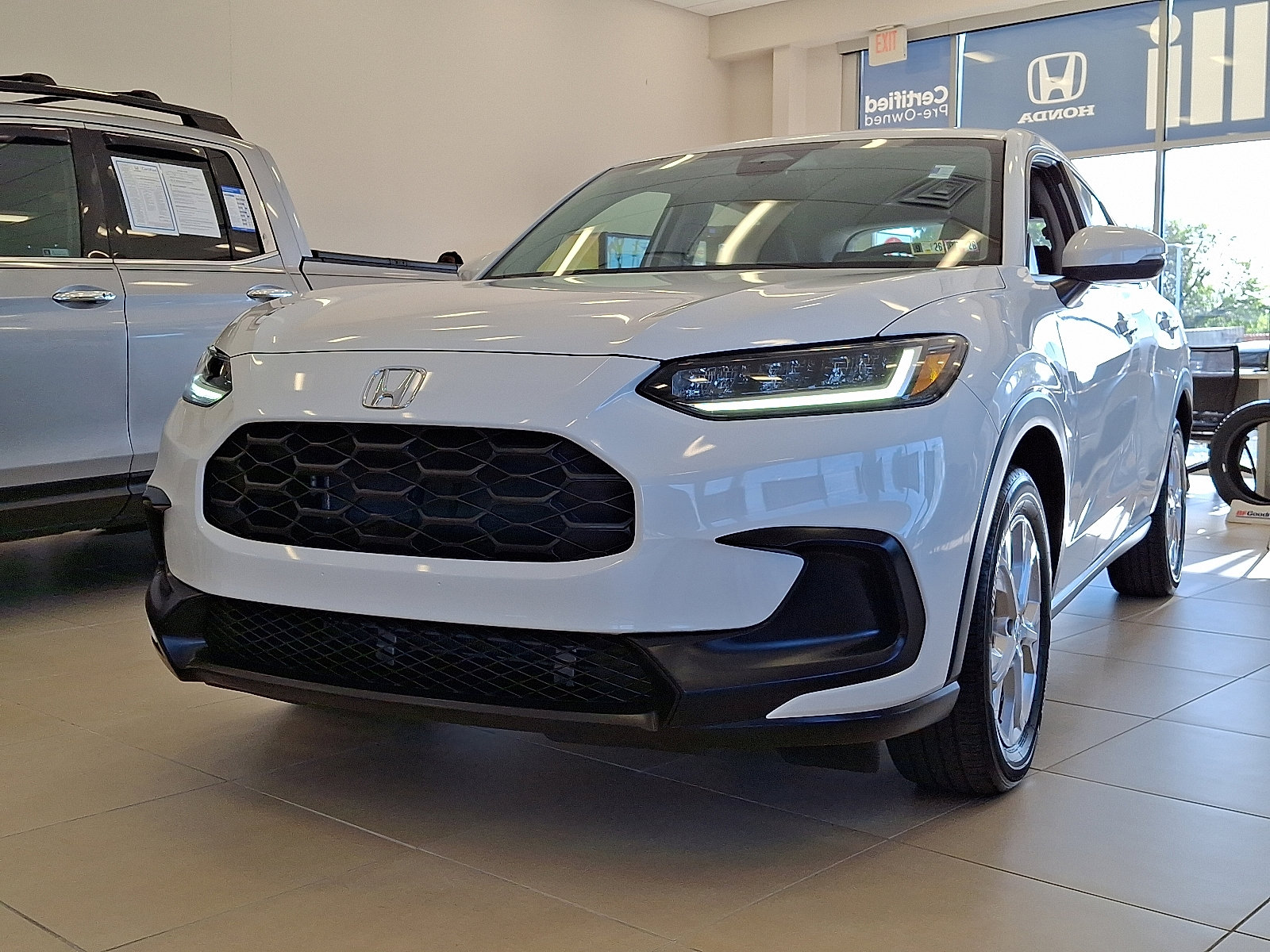 2023 Honda HR-V LX photo 2