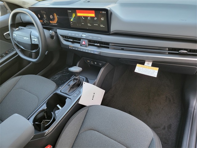 2025 Kia K4 LXS photo 16