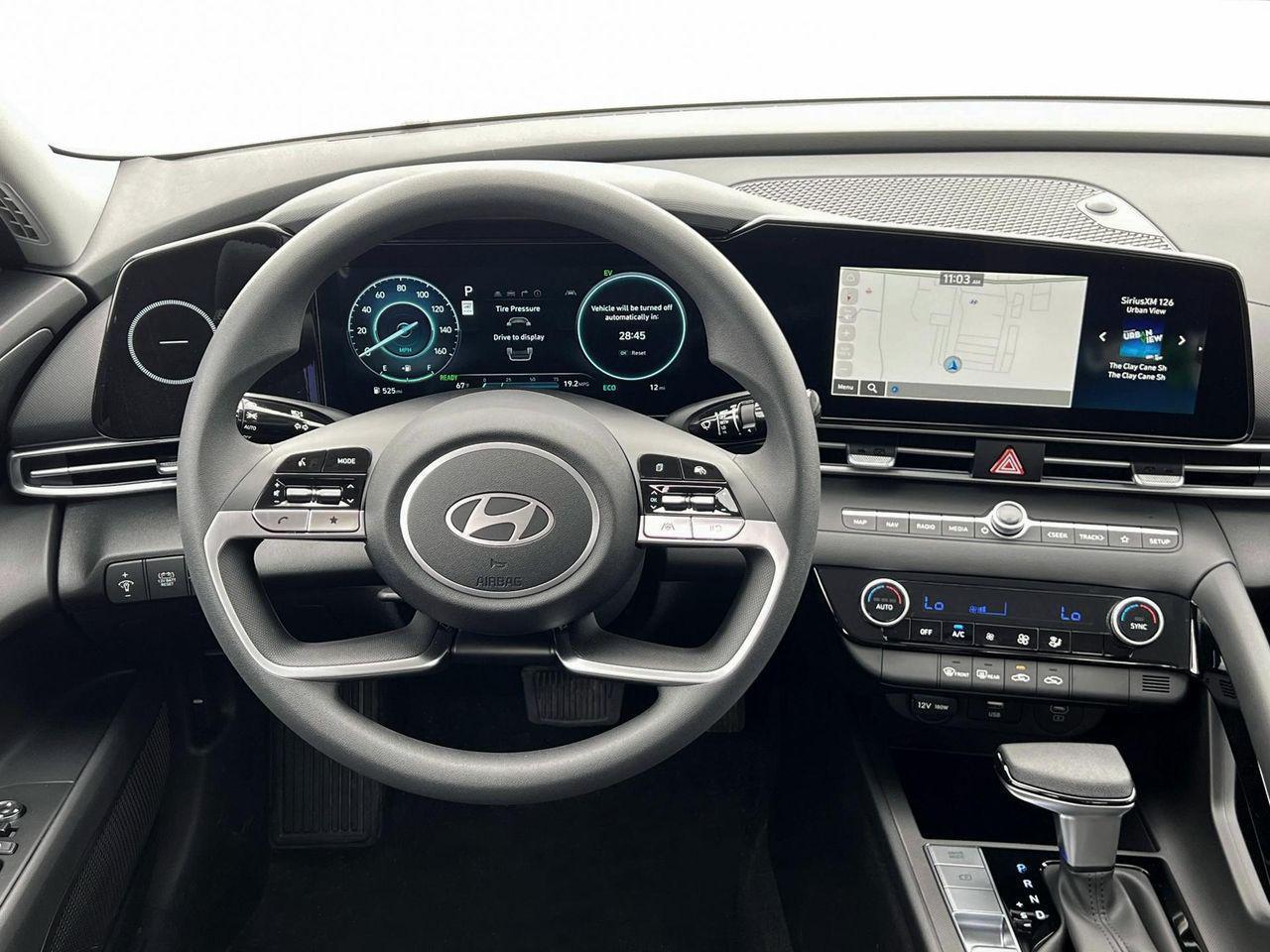 2025 Hyundai Elantra Hybrid Blue photo 17