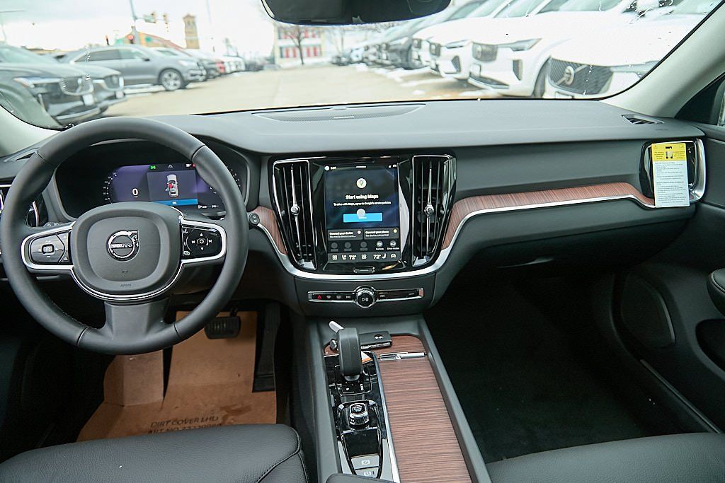 2026 VOLVO V60CC - Image 21