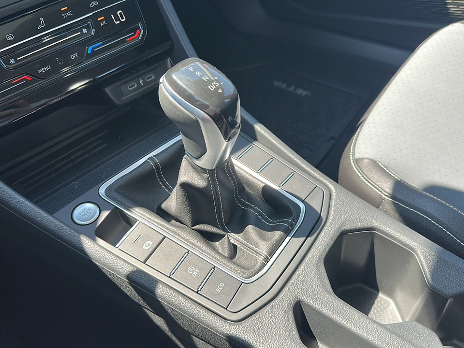 2025 Volkswagen Jetta 1.5T SE photo 15