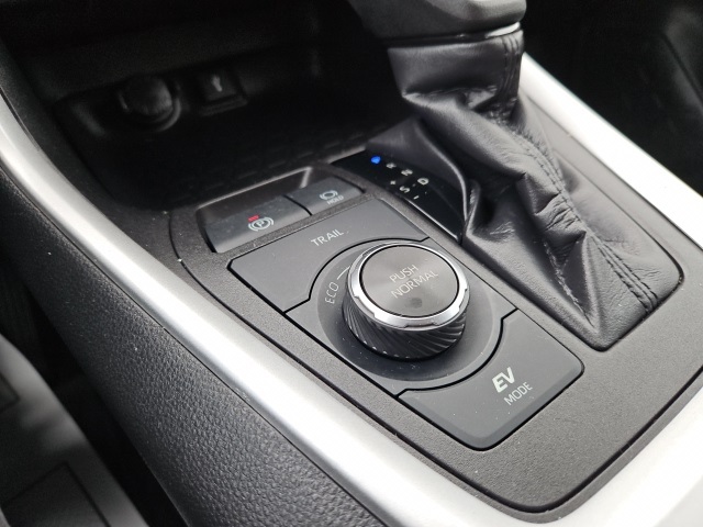 2022 Toyota RAV4 Hybrid XLE photo 34