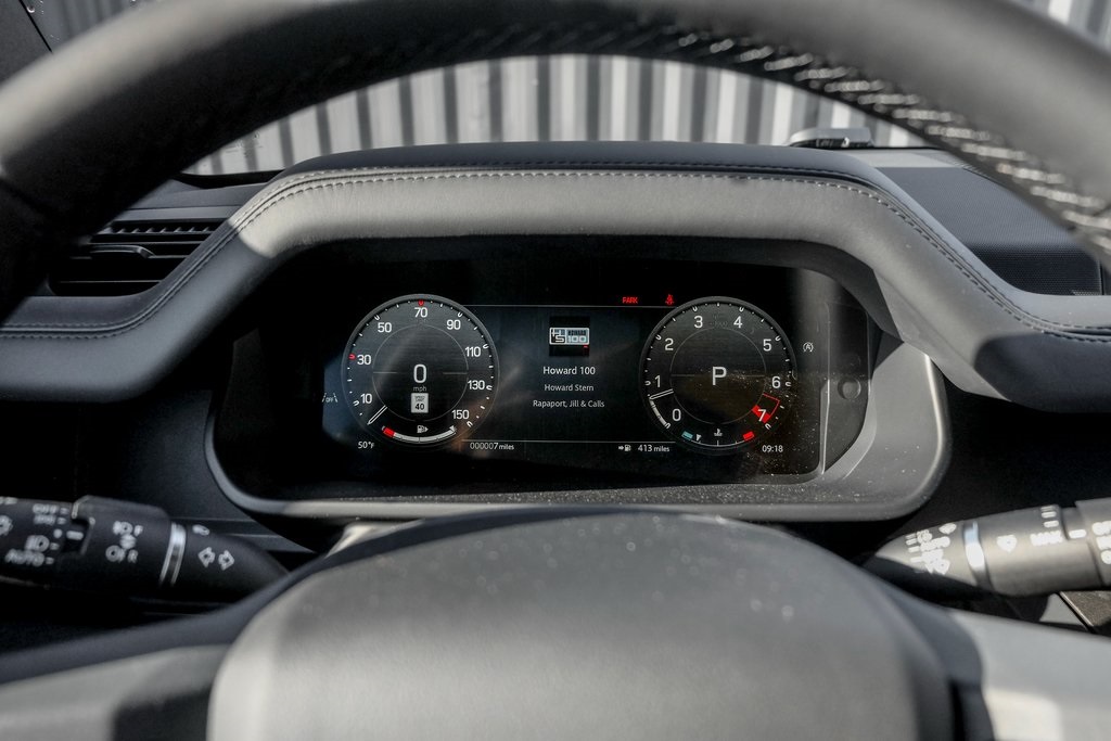 2025 Land Rover Defender 110 S photo 12