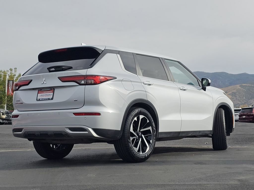2024 Mitsubishi Outlander SE photo 18