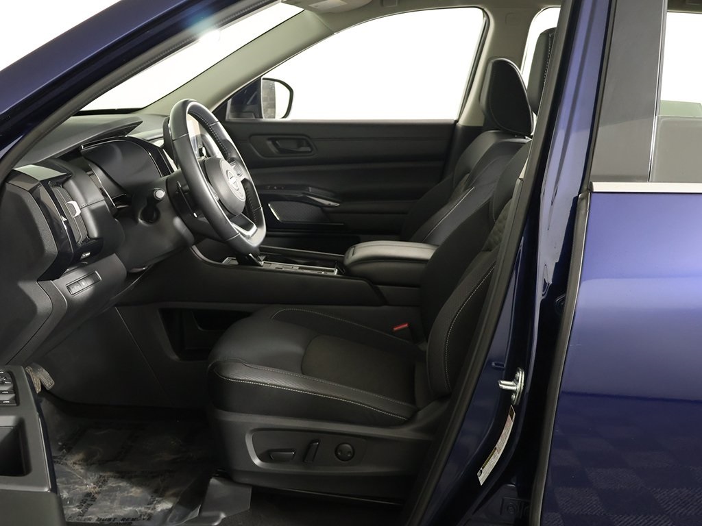 2024 Nissan Pathfinder SV photo 22