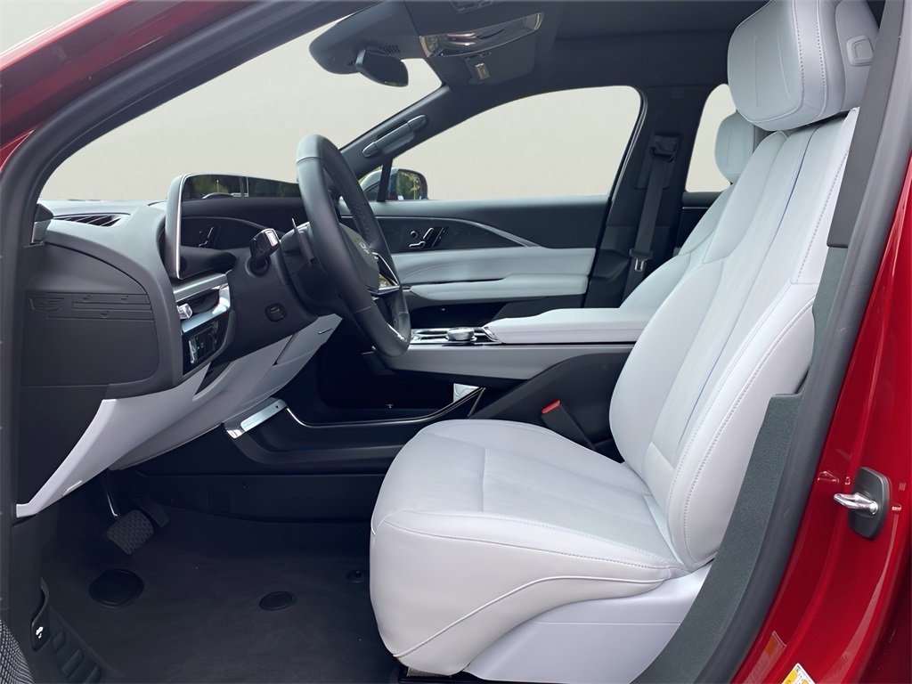 2024 Cadillac Lyriq Sport photo 14