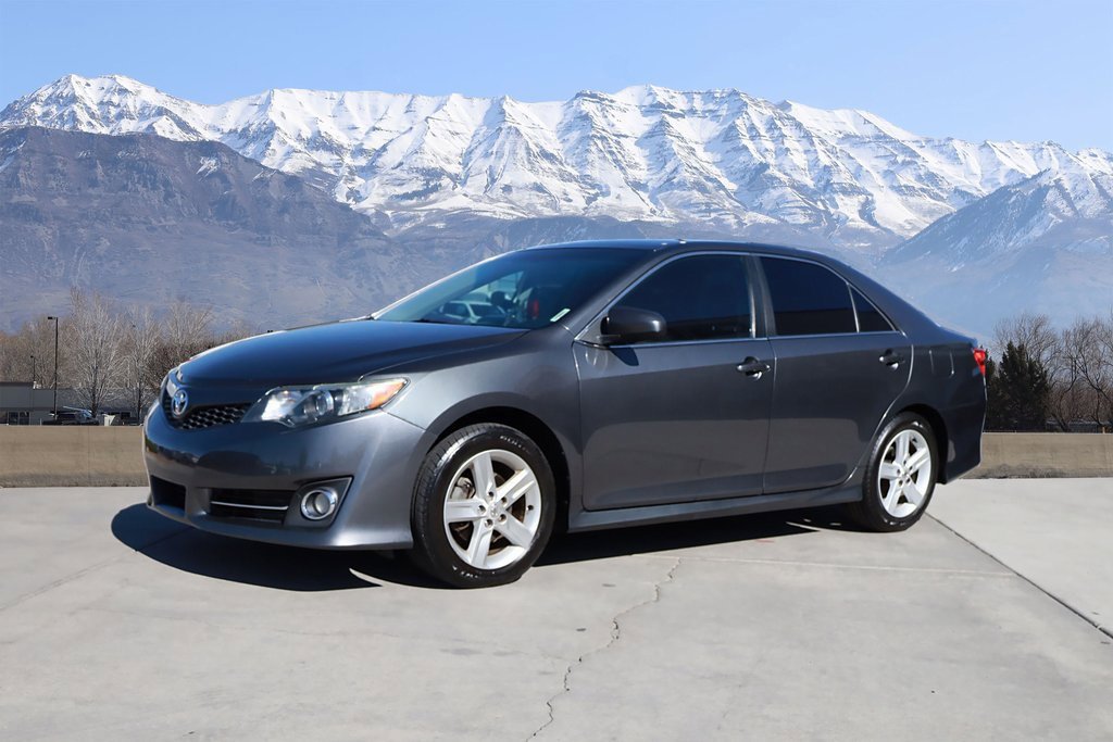 2012 Toyota Camry L photo 2