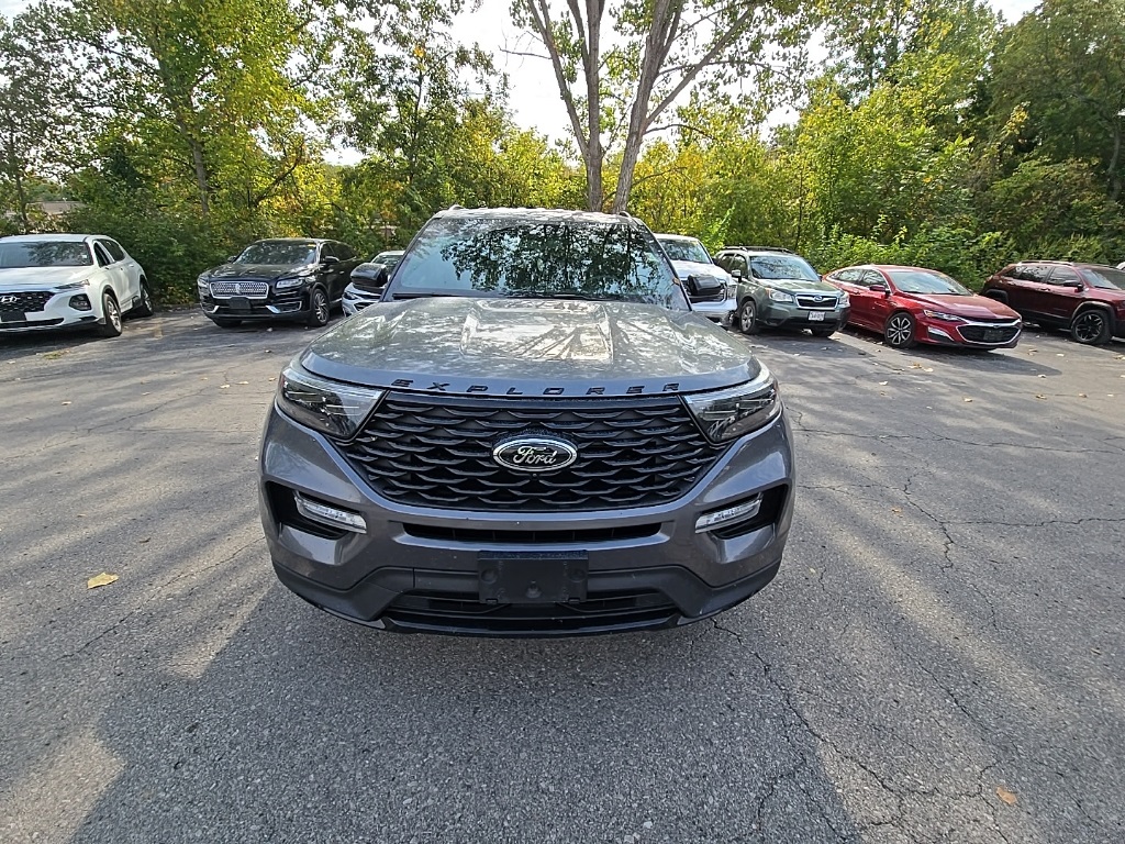 2022 Ford Explorer ST-Line photo 4