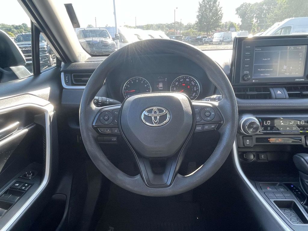 2020 Toyota RAV4 XLE photo 22