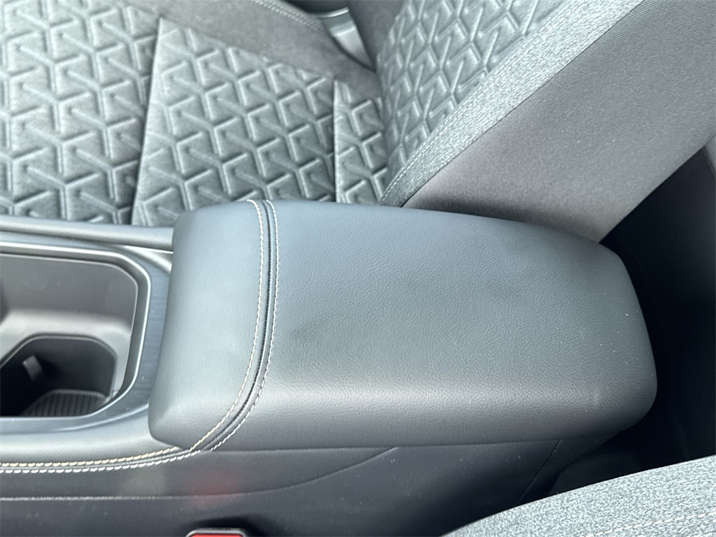 2025 Nissan Kicks SV photo 24