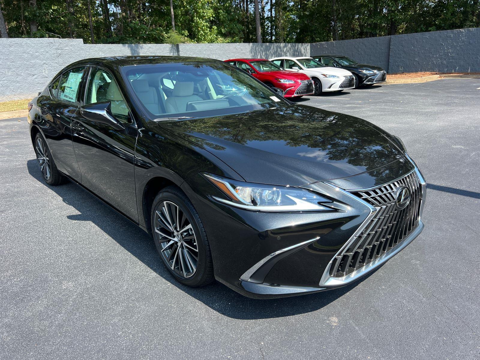 2025 Lexus ES 300h photo 4