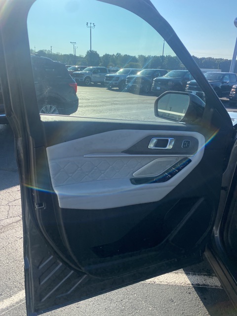 2025 Ford Explorer Platinum photo 15