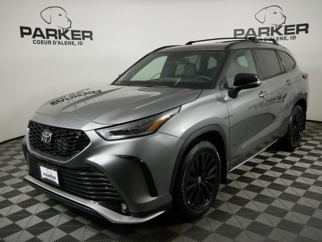 2026 Toyota Highlander XSE's photo