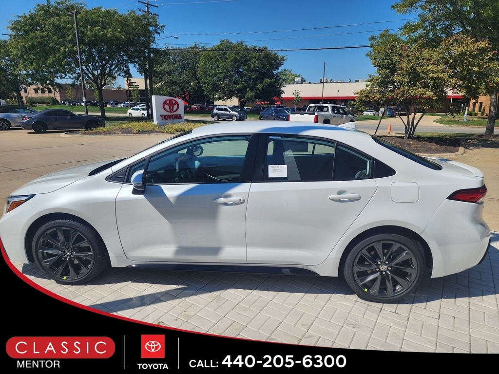 2025 Toyota Corolla SE photo 3