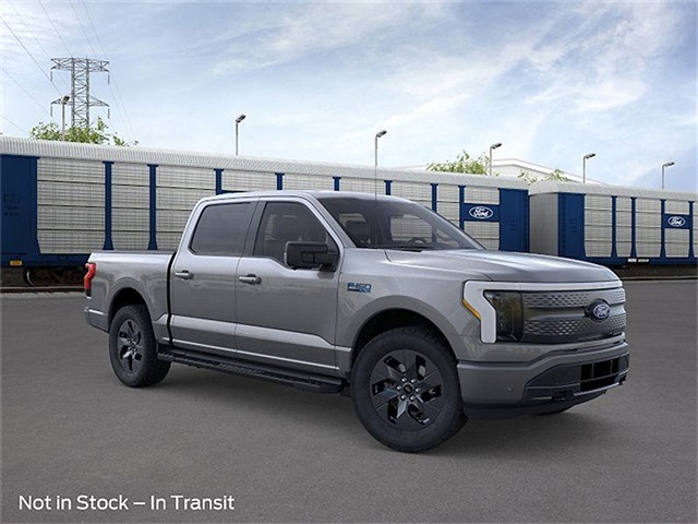 2025 Ford F-150 Lightning photo 3