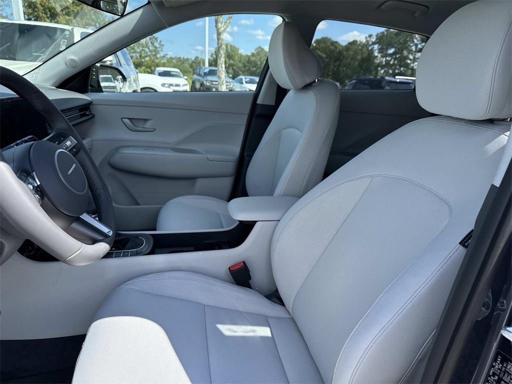 2026 Hyundai Kona SEL photo 4