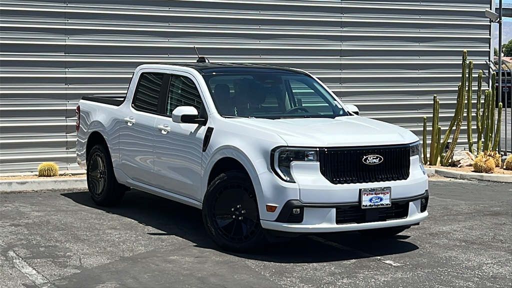 2025 Ford Maverick Lobo's photo