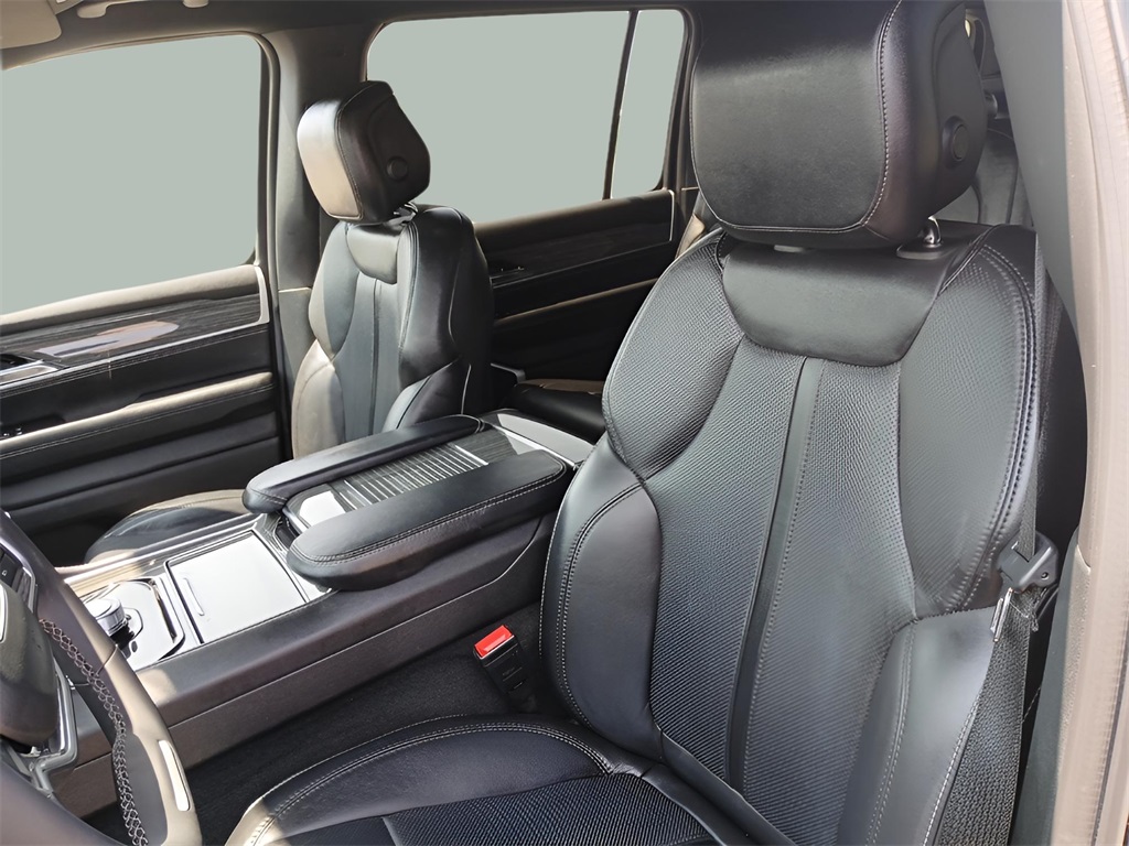 2022 Jeep Wagoneer Series II photo 20