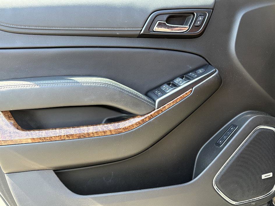 2019 Chevrolet Suburban Premier photo 16