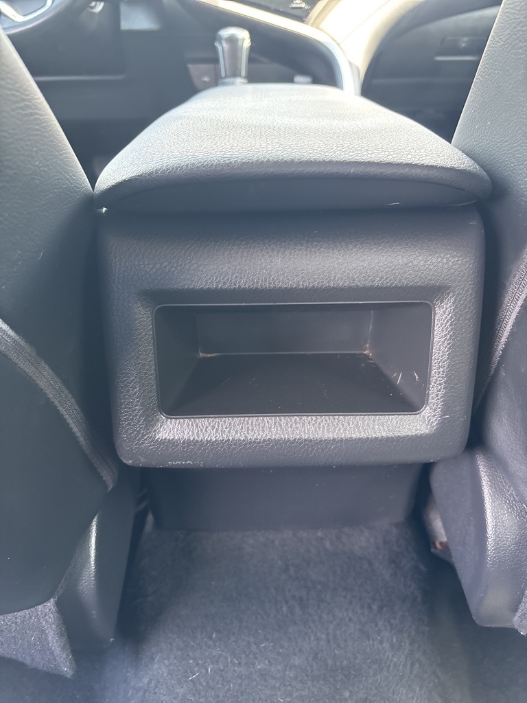 2020 Toyota Camry SE photo 23