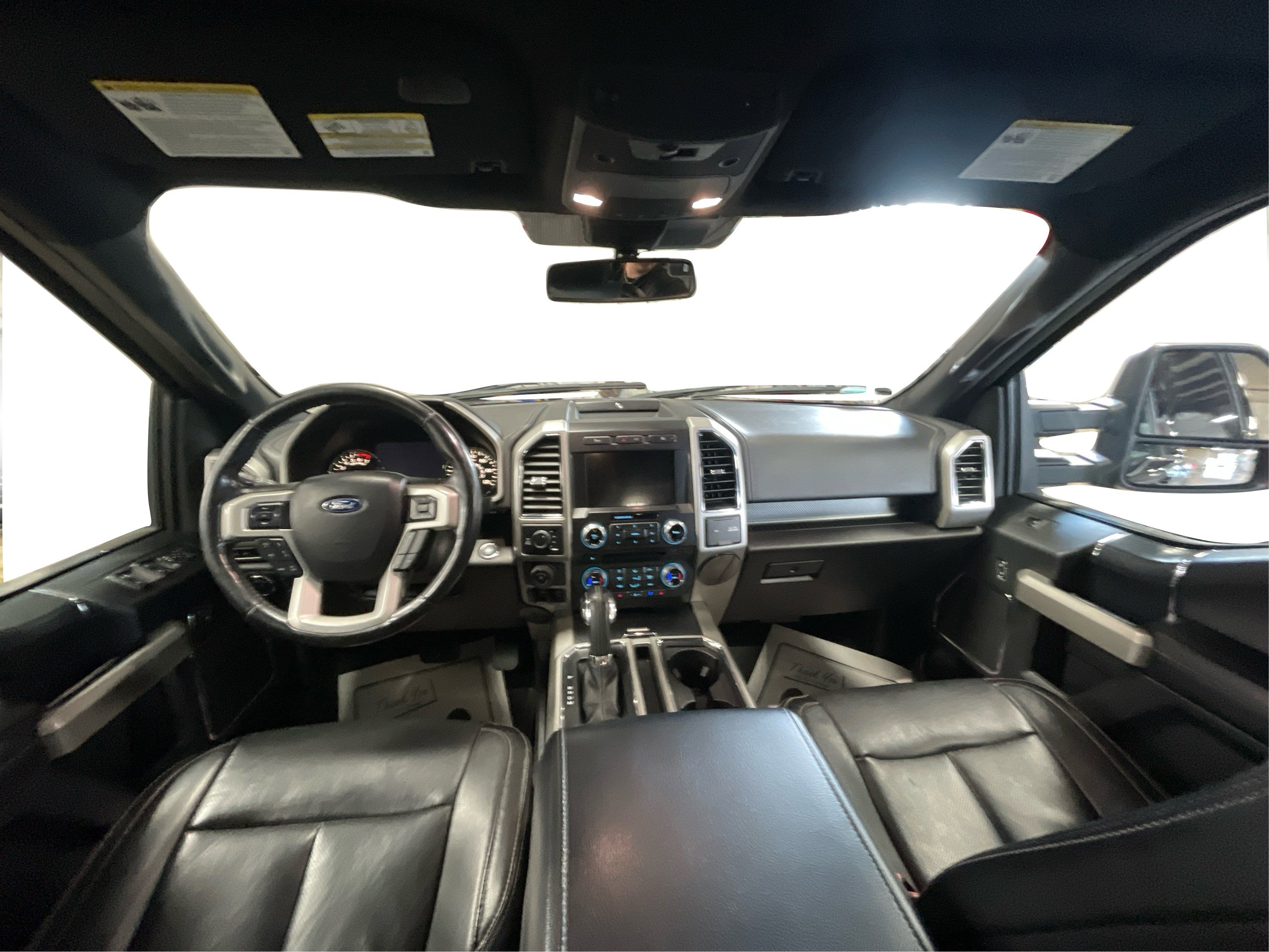 2018 Ford F-150 Lariat photo 25
