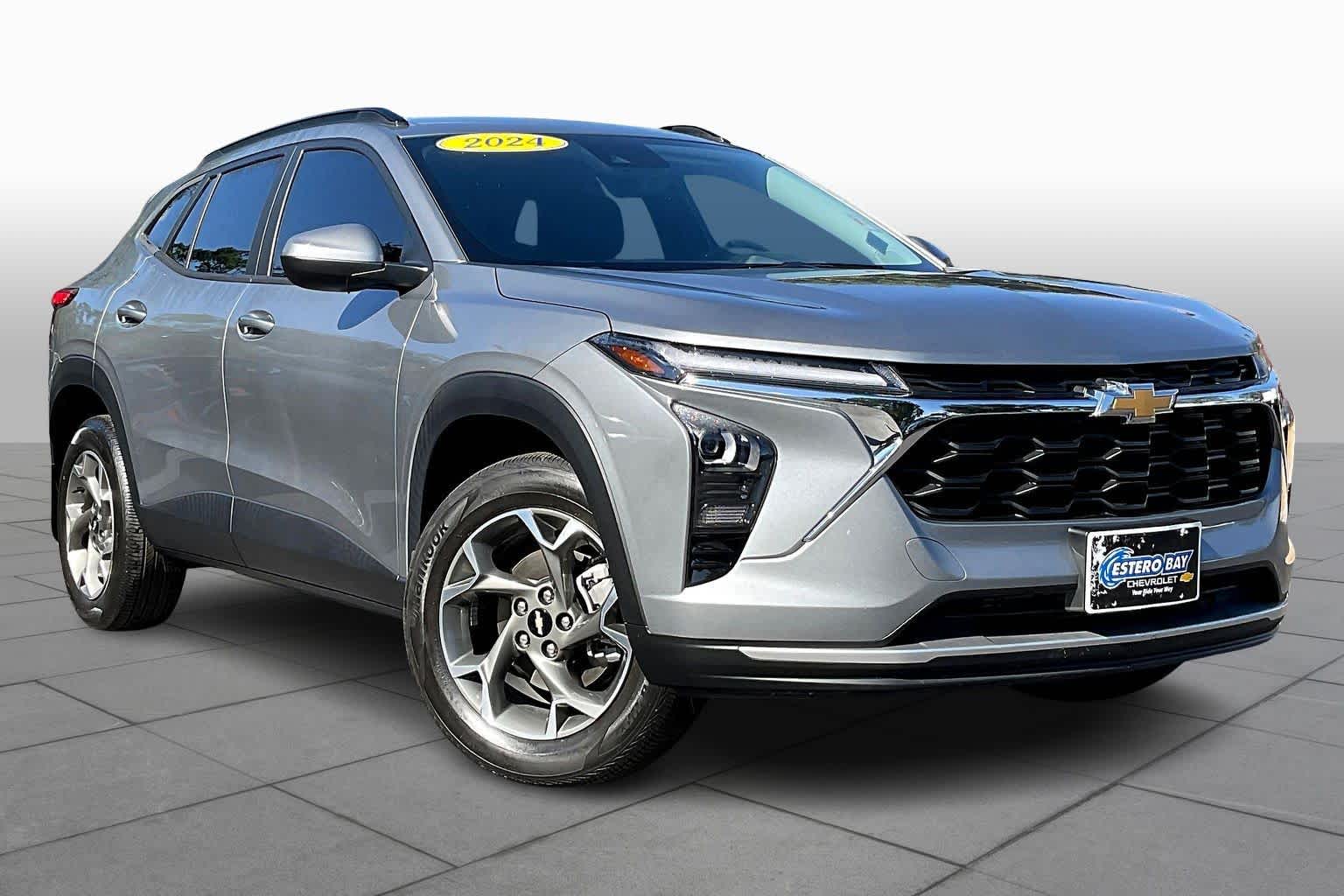 2024 Chevrolet Trax LT photo 2