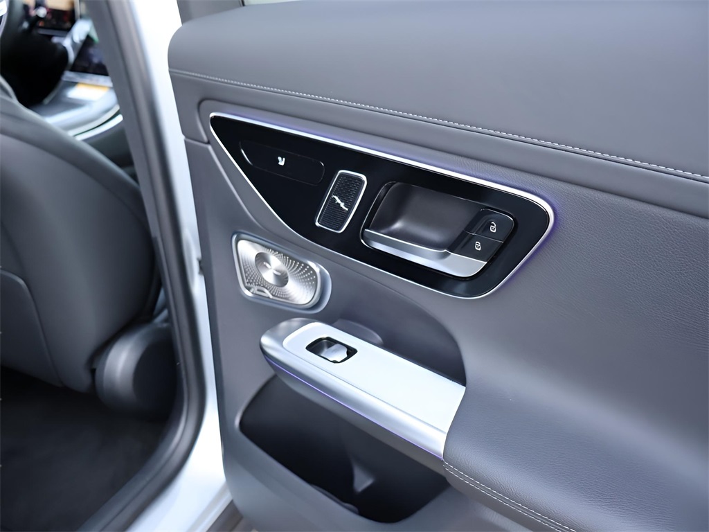 2025 Mercedes Benz GLC 300 4MATIC photo 14