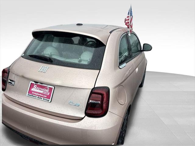 2024 Fiat 500e La Prima photo 4